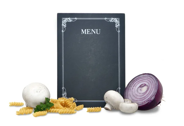 Крейда Меню в ретро виглядає зі свіжими овочами та макаронами — стокове фото