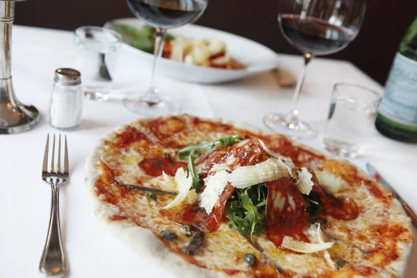 kapalı pizzacı tablosunda