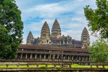 Kamboçya. Siem Reap Eyaleti. Angkor Wat (Tapınak Şehri). Kamboçya 'daki bir Budist ve tapınak kompleksi ve dünyanın en büyük dini anıtı.