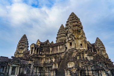 Kamboçya. Siem Reap Eyaleti. Angkor Wat (Tapınak Şehri). Kamboçya 'daki bir Budist ve tapınak kompleksi ve dünyanın en büyük dini anıtı.