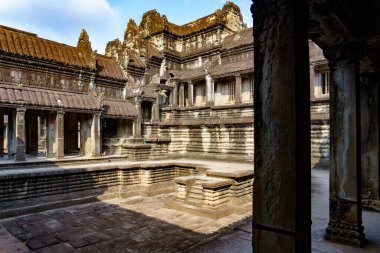 Kamboçya. Siem Reap Eyaleti. Angkor Wat (Tapınak Şehri). Kamboçya 'daki bir Budist ve tapınak kompleksi ve dünyanın en büyük dini anıtı.