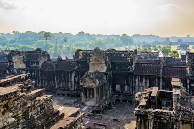 Kamboçya. Siem Reap Eyaleti. Angkor Wat (Tapınak Şehri). Kamboçya 'daki bir Budist ve tapınak kompleksi ve dünyanın en büyük dini anıtı.