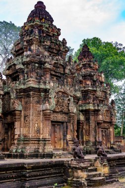 Kamboçya. Siem Reap Eyaleti. Angkor arkeoloji parkı. Banteay Srei. 10. yüzyıl Hindu tapınağı Shiva 'ya adanmıştır.