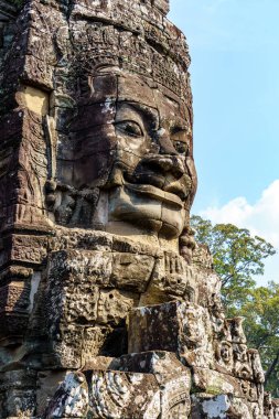 Kamboçya. Siem Reap. Angkor arkeoloji parkı. Bayon Tapınağı 12. yüzyıl Hindu tapınağının Buda heykeli başkanı.