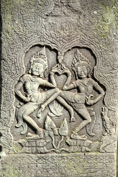 カンボジア シェムリアップ アンコールの考古学公園 バイヨン寺院のアスパラダンサーの浅浮彫り12世紀のヒンズー教の寺院 — ストック写真