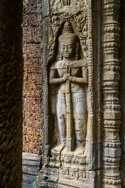 Camboya Siem Reap Parque Arqueológico Angkor Una Escultura Bajorrelieve Deva —  Fotos de Stock