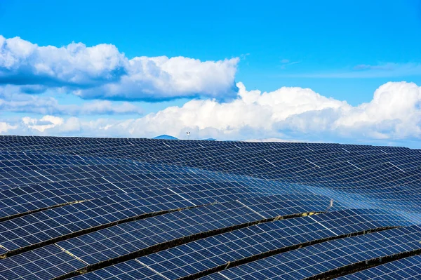 フランス アルプ オート プロヴァンス 04年 プイミシェル ミース 太陽光発電所 — ストック写真