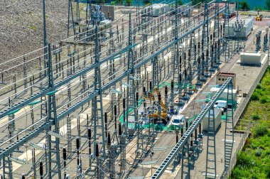 Fransa. Serre Poncon. Hautes-Alpes. Serre-Poncon Gölü. Baraj. EDF enerji santrali