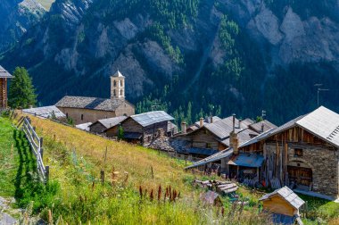 Fransa. Aziz Veran. Hautes-Alpes. Queyras 'ın bölgesel doğal parkı. Saint-Veran köyü, Avrupa 'nın en yüksek belediyesi.