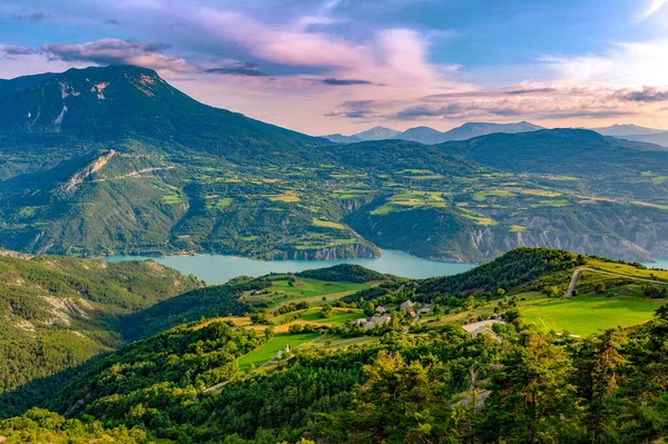 França Hautes Alpes Lago Serre Ponon Aldeia Pontis Partir Passo — Fotografia de Stock