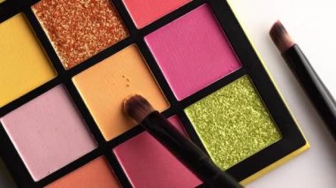 Göz gölgesi paleti.