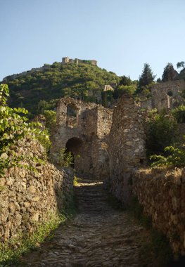 Sparta yakınlarındaki Mystras antik kasabasının kalıntıları, UNESCO dünya mirası arkeolojik görüşü.