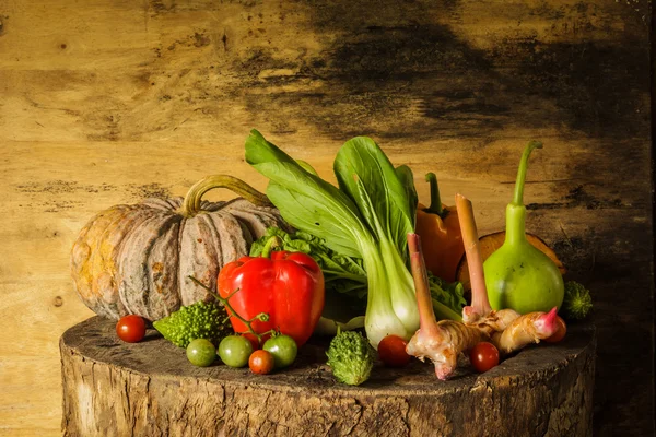 Nature morte Légumes et fruits . — Photo