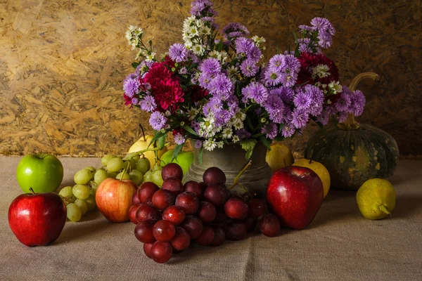 Nature morte avec des fruits. — Photo