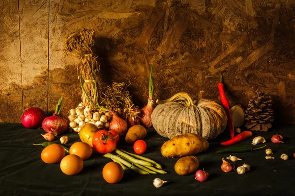Zátiší s dýní, koření, bylinky, zeleninu — Stock fotografie