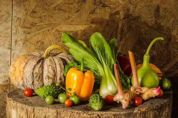 Bodegón Verduras y frutas . —  Fotos de Stock