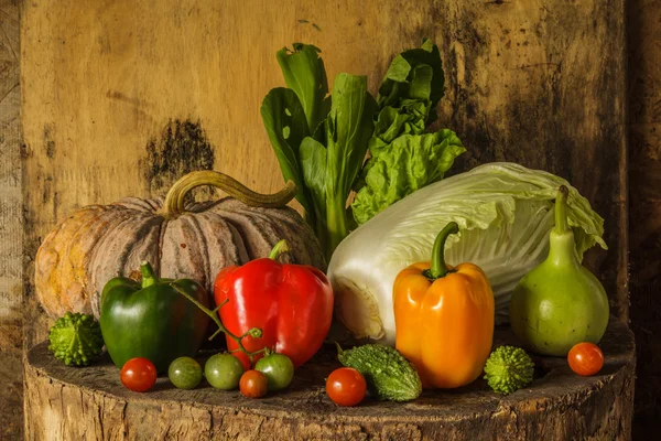 Bodegón Verduras y frutas . —  Fotos de Stock