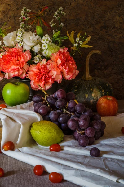 Still life with Fruits. — Stock Photo, Image