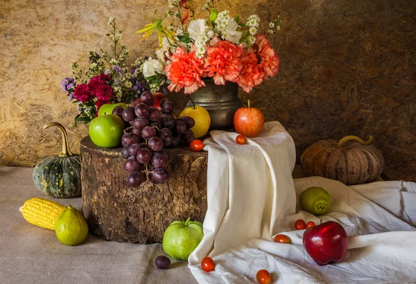 Nature morte avec des fruits. — Photo