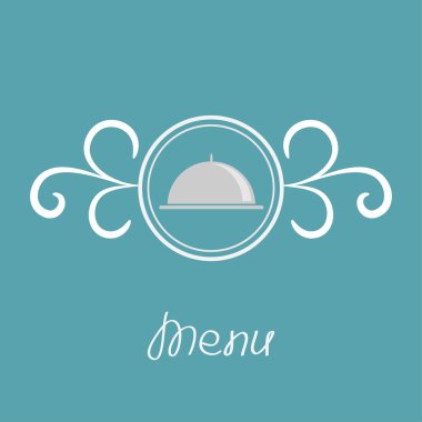 Gümüş tabak cloche ve kaligrafi tasarım öğesi ile yuvarlak çerçeve.