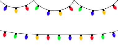 Parlayan bir çelenk hattı. Noel ışıkları ayarlandı. Renkli ip perisi ışığı. Çizgi film bayramı Noel süslemesi. Gökkuşağı rengi. Farklı şekillerde. Düz Tasarım İzole Beyaz Arkaplan Vektörü