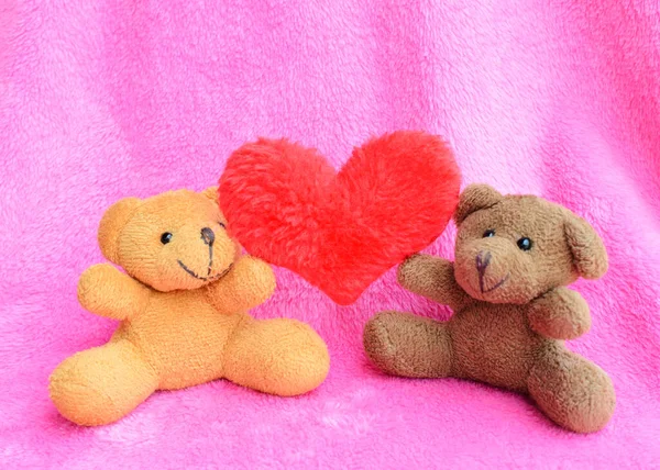 Romantisch Paar Teddybeer Rood Hart Roze Achtergrond — Stockfoto