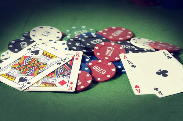 Pareja de ases y pareja de reyes en poker — Stock Photo, Image