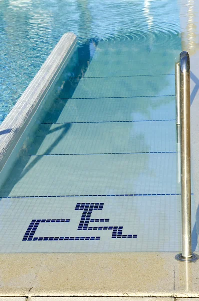 Acesso à piscina para deficientes — Fotografia de Stock