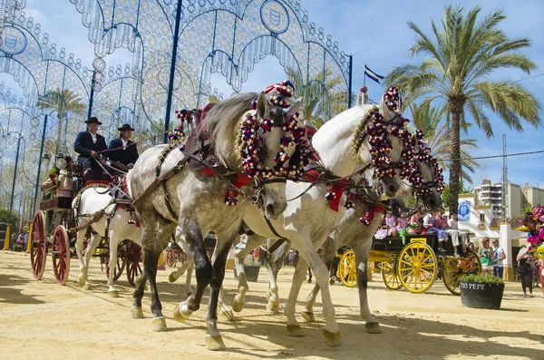 Andalúzia, Spanyolország, tisztességes Sevilla kocsi és a ló — Stock Fotó