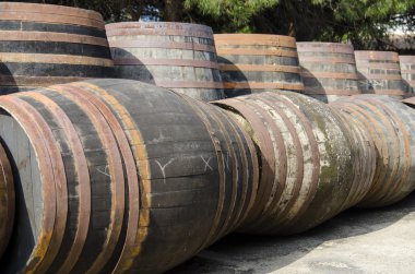 vaten wijn of whisky