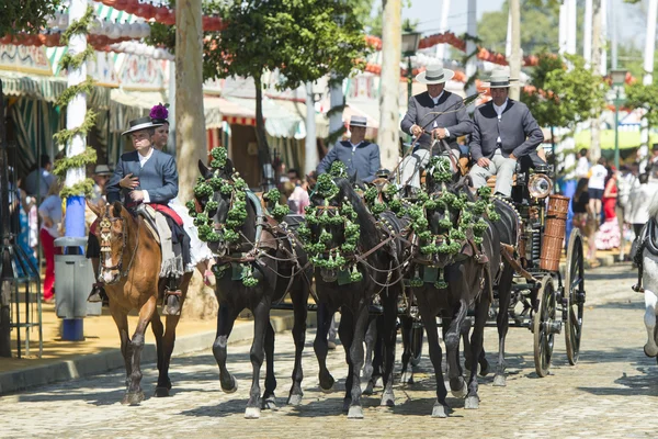 4 月在塞维利亚公平 — 图库照片