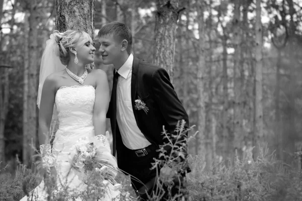 Glückliches Paar am Hochzeitstag — Stockfoto