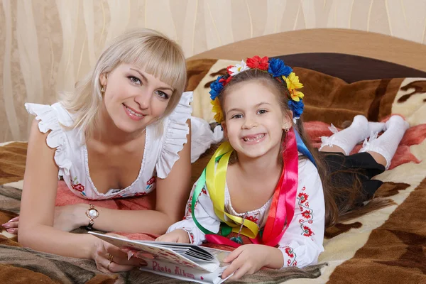 Happy mother and little daughter — Stock Photo, Image