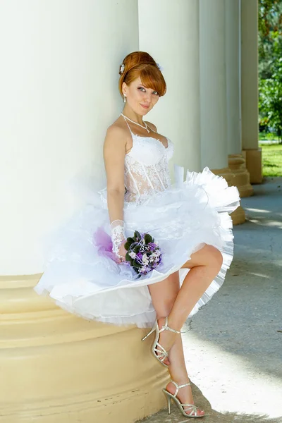 Redhead charmante bruid — Stockfoto
