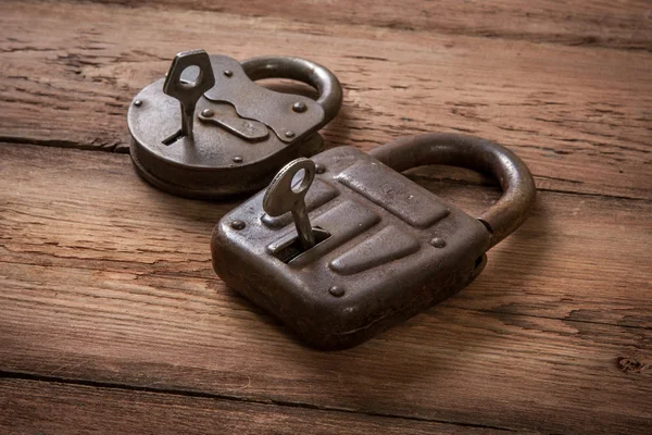 Key and rusty lock — Stock Photo, Image