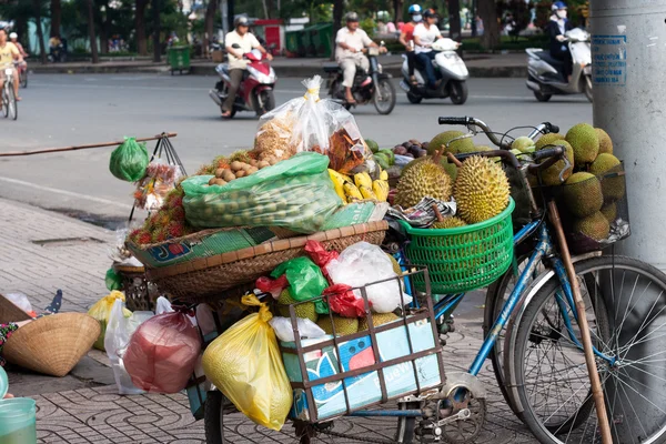 Tienda de frutas en bicicleta — Foto de Stock