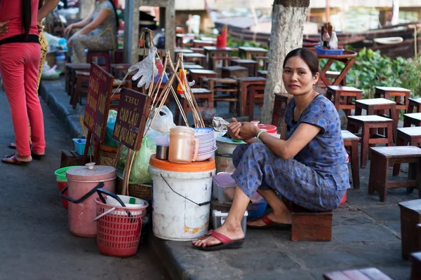 Vendedor de géneros alimentícios-at-viet-nam — Fotografia de Stock