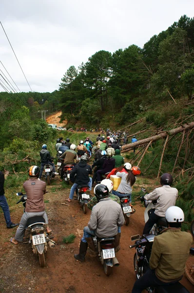 Motorbike in traffic jam on mountain pass — Stock Photo, Image