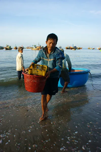 Marché aux fruits de mer sur la plage — Photo