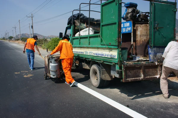 Equipo de trabajo de los trabajadores de oficina en carretera —  Fotos de Stock