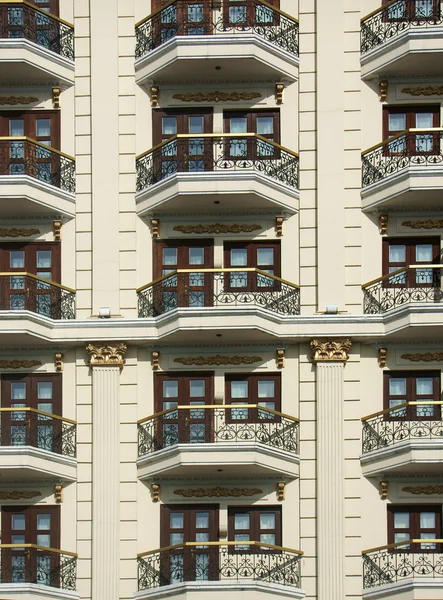 Türgruppe, Fenster im Hotel — Stockfoto