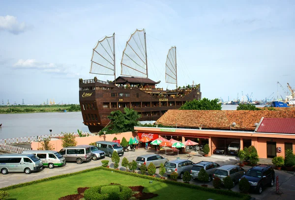 Houseboat, restaurant, nha rong port — Stock Photo, Image