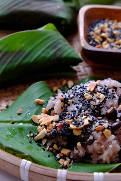 Vietnamesische Hausgemachte Schwarze Bohnen Klebriger Reis Mit Sesamsalz Für Billiges — Stockfoto