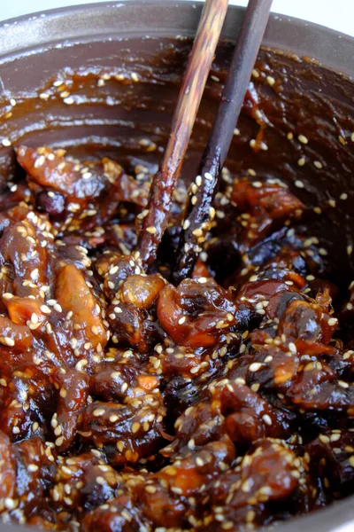 Grondstof Voor Zelfgemaakt Eten Tamarinde Pasta Koken Met Suiker Sesam — Stockfoto