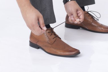 ayakkabı bağcığı bağlama