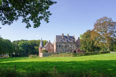 Hollanda, Hernen Şatosu