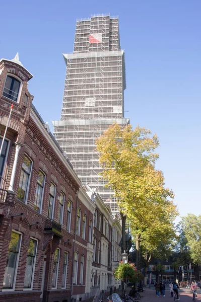 Utrecht Nederländerna Oktober 2021 Tornet Dom Kyrkan Byggnadsställningar Med Klarblå — Stockfoto