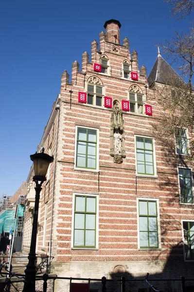 オランダのユトレヒトの中心部にある中世の家 — ストック写真