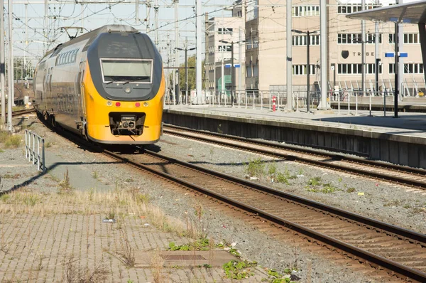 Utrecht Niederlande Oktober 2021 Gelber Und Schwarzer Zug Auf Der — Stockfoto