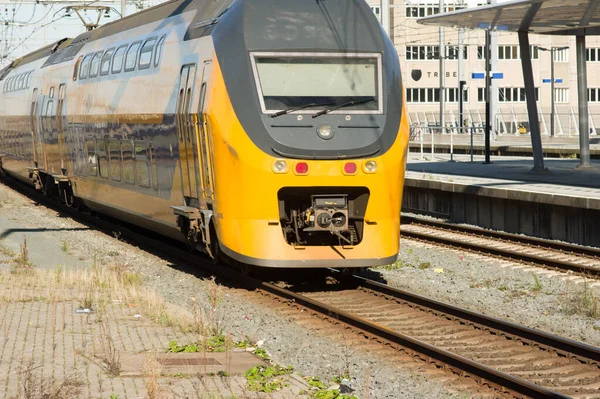 Utrecht Niederlande Oktober 2021 Gelber Und Schwarzer Zug Auf Der — Stockfoto